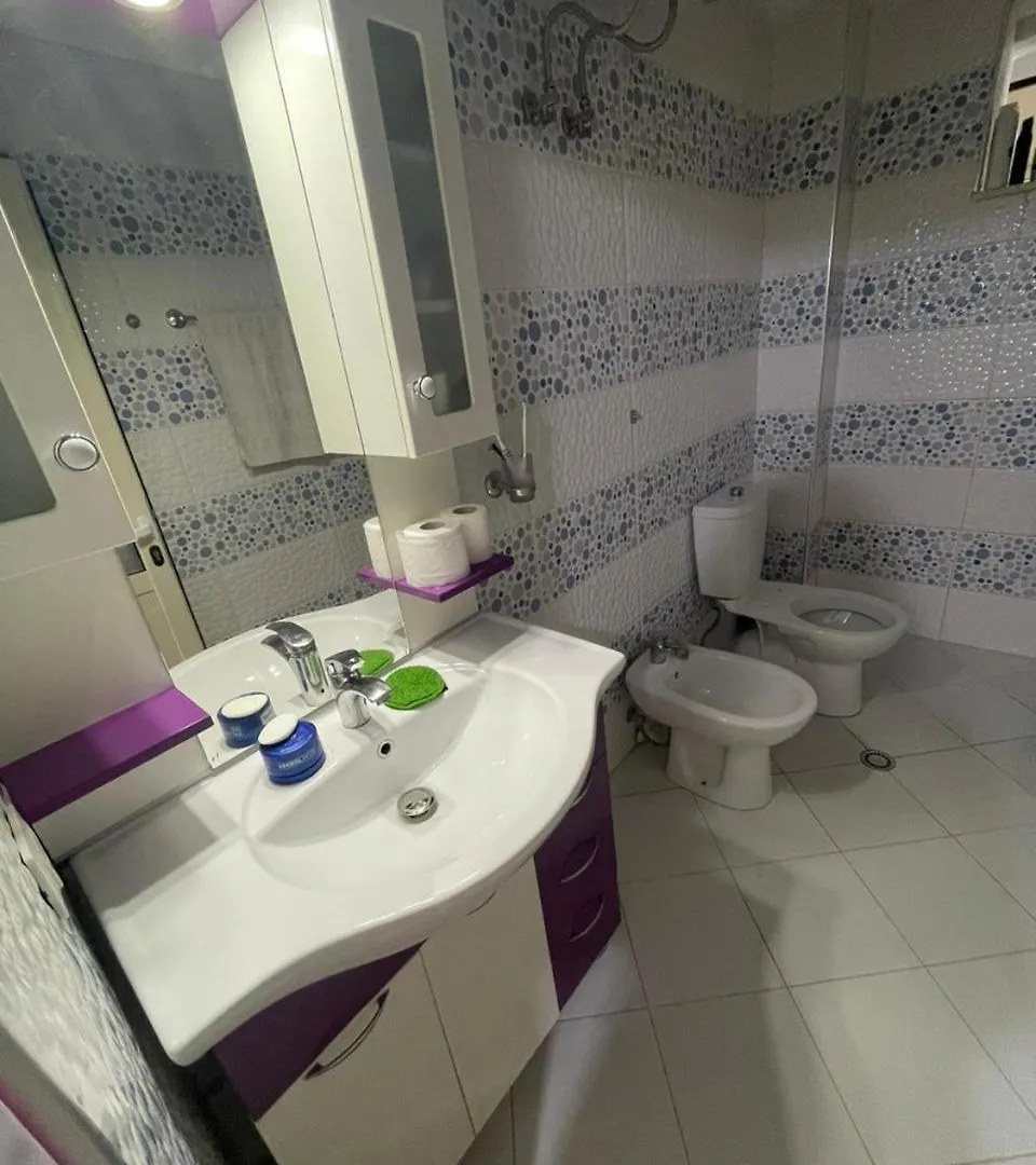 Arbnb Cuni Polisi i Vogel 0*,