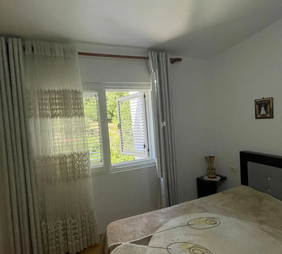 Appartamento Arbnb Cuni Polisi i Vogel